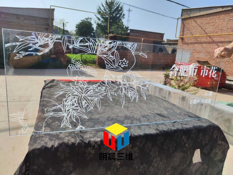 開(kāi)啟展覽展示新視界:激光內(nèi)雕玻璃應(yīng)用之旅